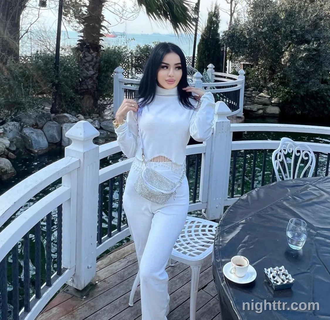 Adriana, 21 — İstanbul escort — 4