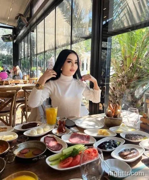 Adriana, 21 — İstanbul escort — 5